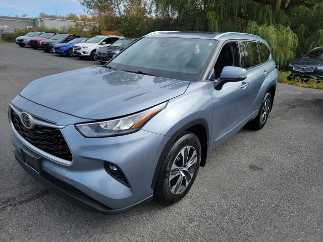 Used 2020 Toyota Highlander XLE image 1