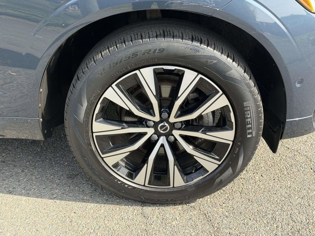 Used 2023 Volvo XC60 B5 Plus w/ Protection Package Premier image 25