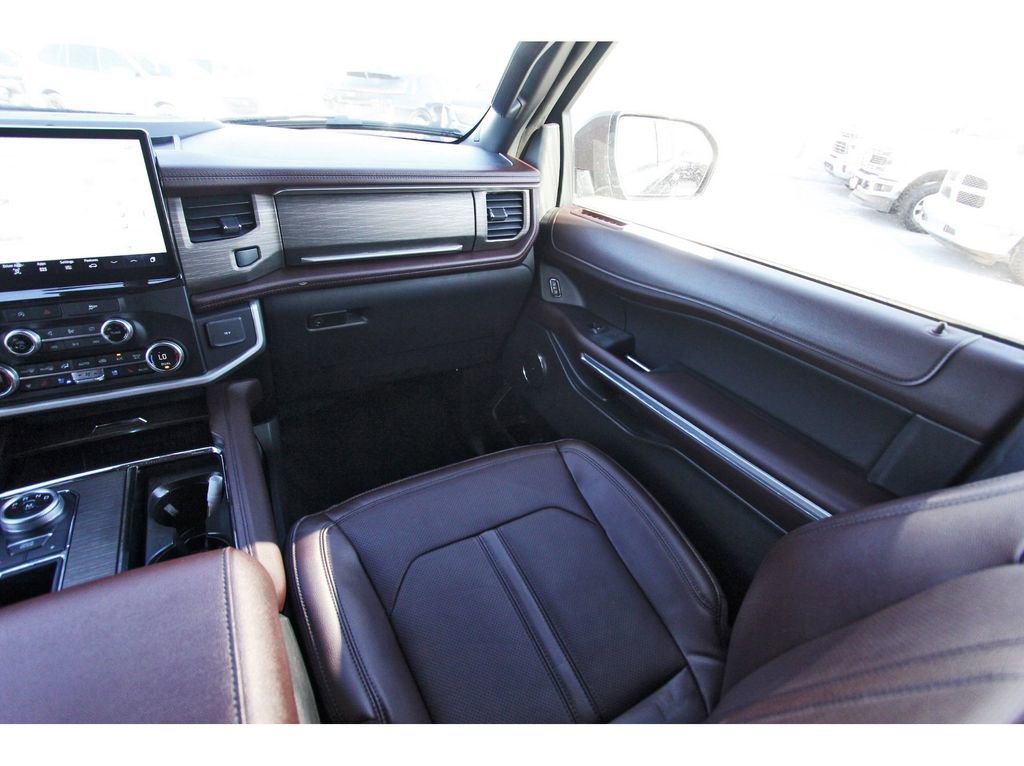 Used 2023 Ford Expedition Max Limited image 10