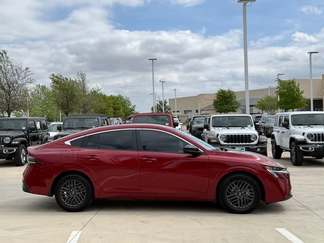 Used 2026 Nissan Sentra SV w/ Floor Mat Package FWD image 6