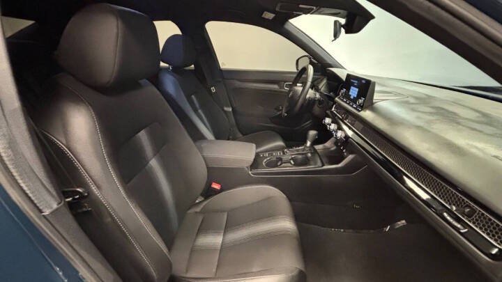 Used 2025 Honda Civic Sport image 17