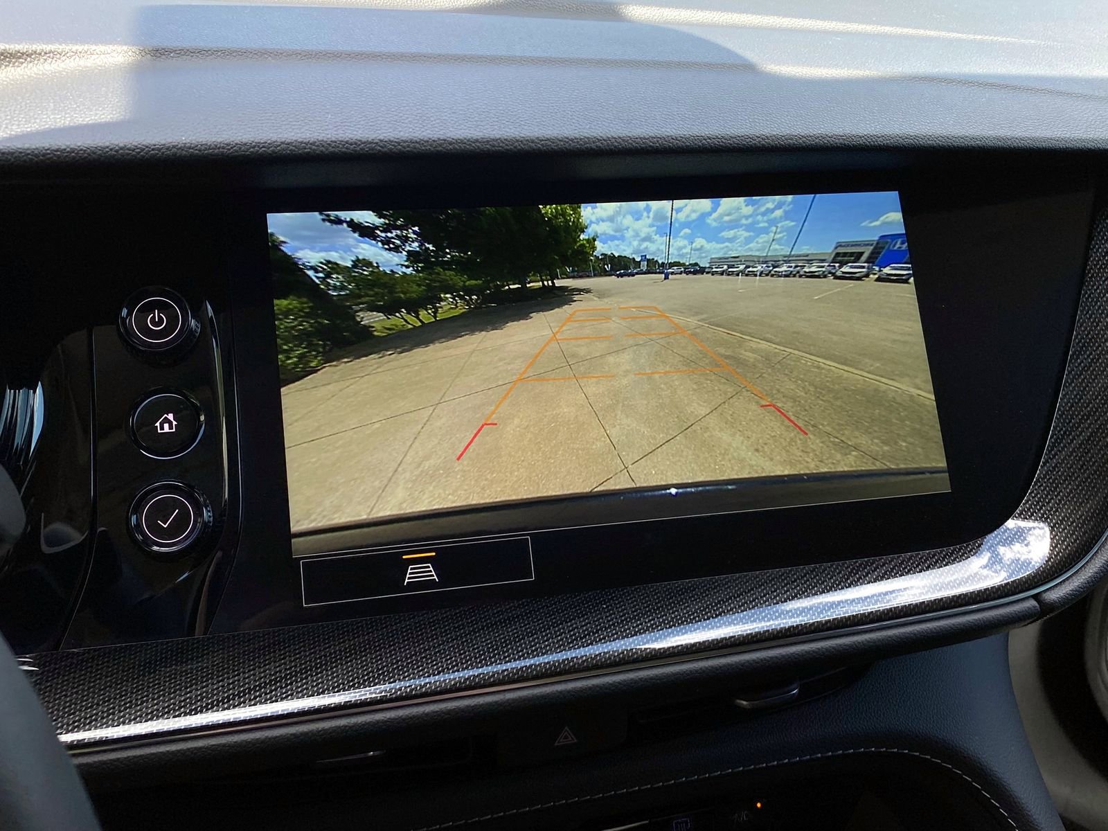 Used 2023 Buick Envision Essence w/ Sport Touring Package image 15