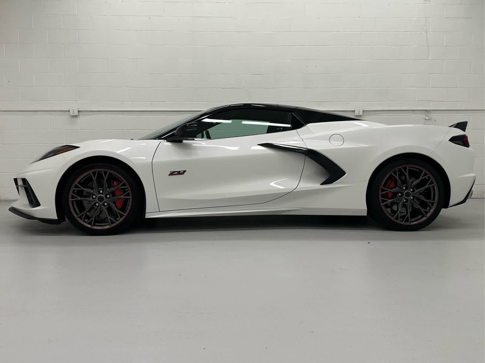 Used 2023 Chevrolet Corvette Stingray Premium Conv w/ Z51 Performance Package image 11