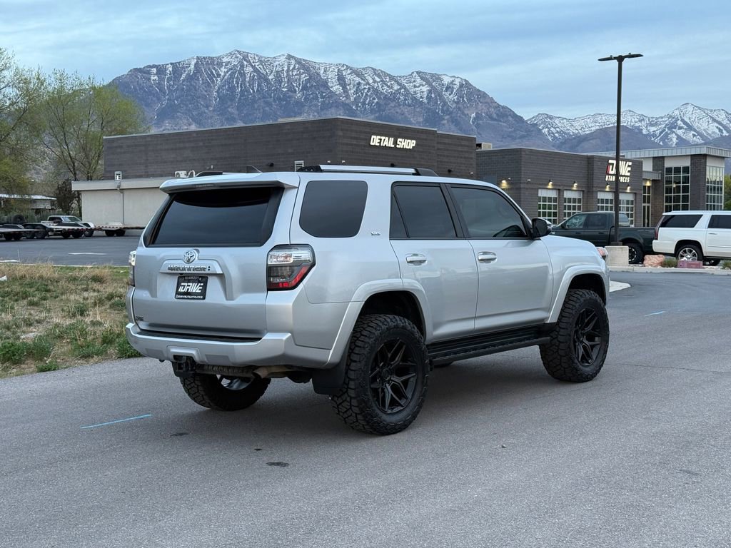 Used 2022 Toyota 4Runner SR5 Premium image 9
