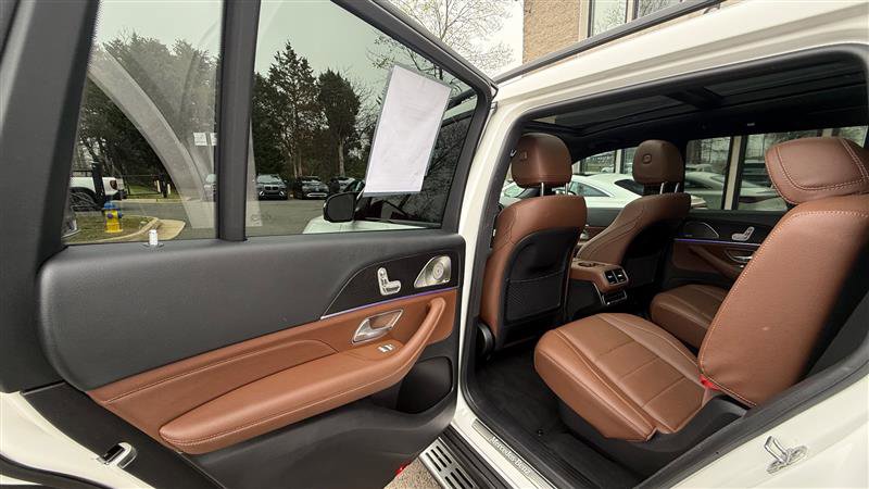 Used 2024 Mercedes-Benz GLS 450 4MATIC w/ AMG Line Exterior image 15