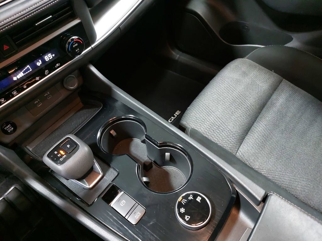 Certified 2025 Nissan Rogue SV image 25