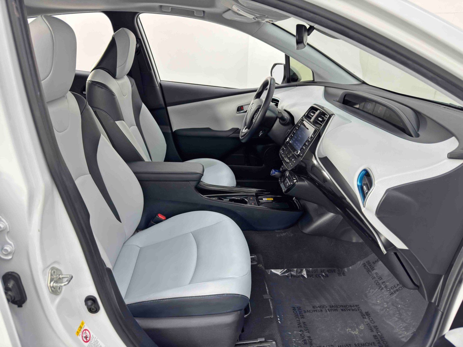 Used 2022 Toyota Prius XLE w/ Premium Convenience Package image 15