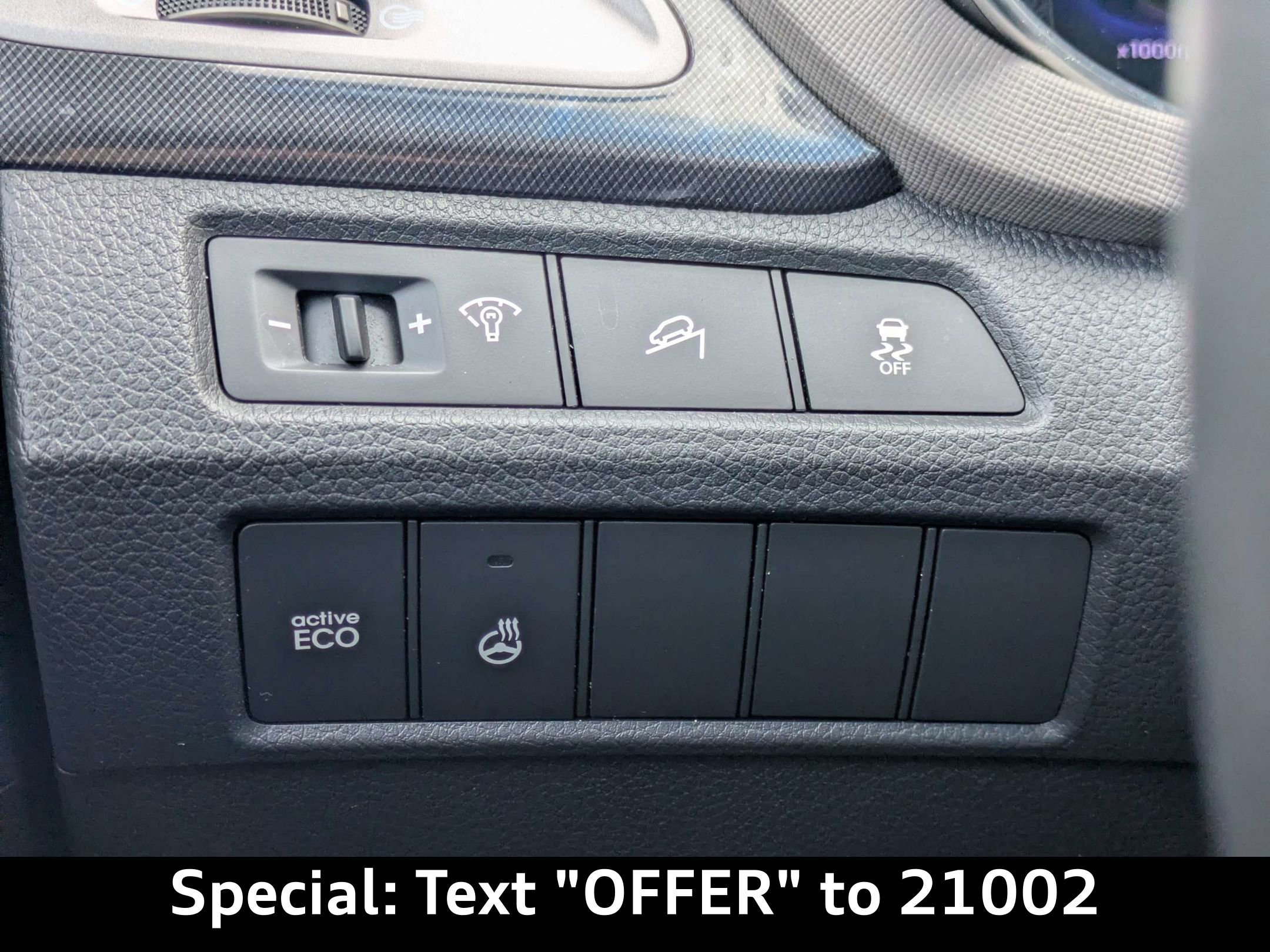 Used 2013 Hyundai Santa Fe Sport w/ Technology Pkg FWD image 25