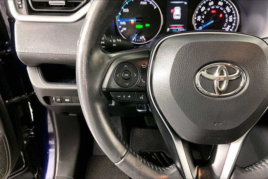 Used 2021 Toyota RAV4 XLE Premium image 11