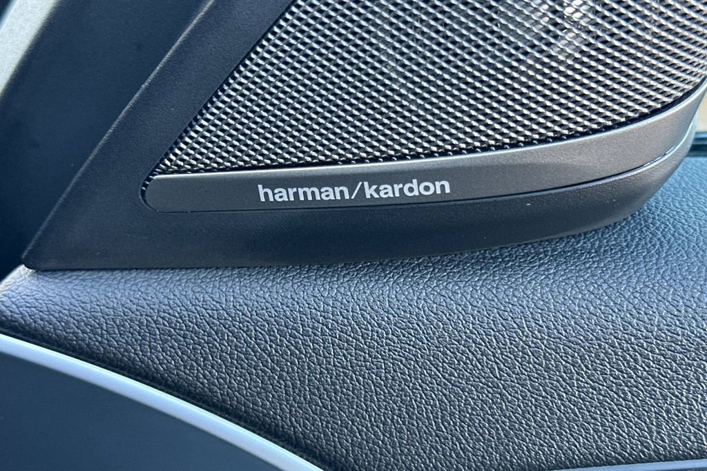 Used 2023 BMW 530e w/ M Sport Package image 19