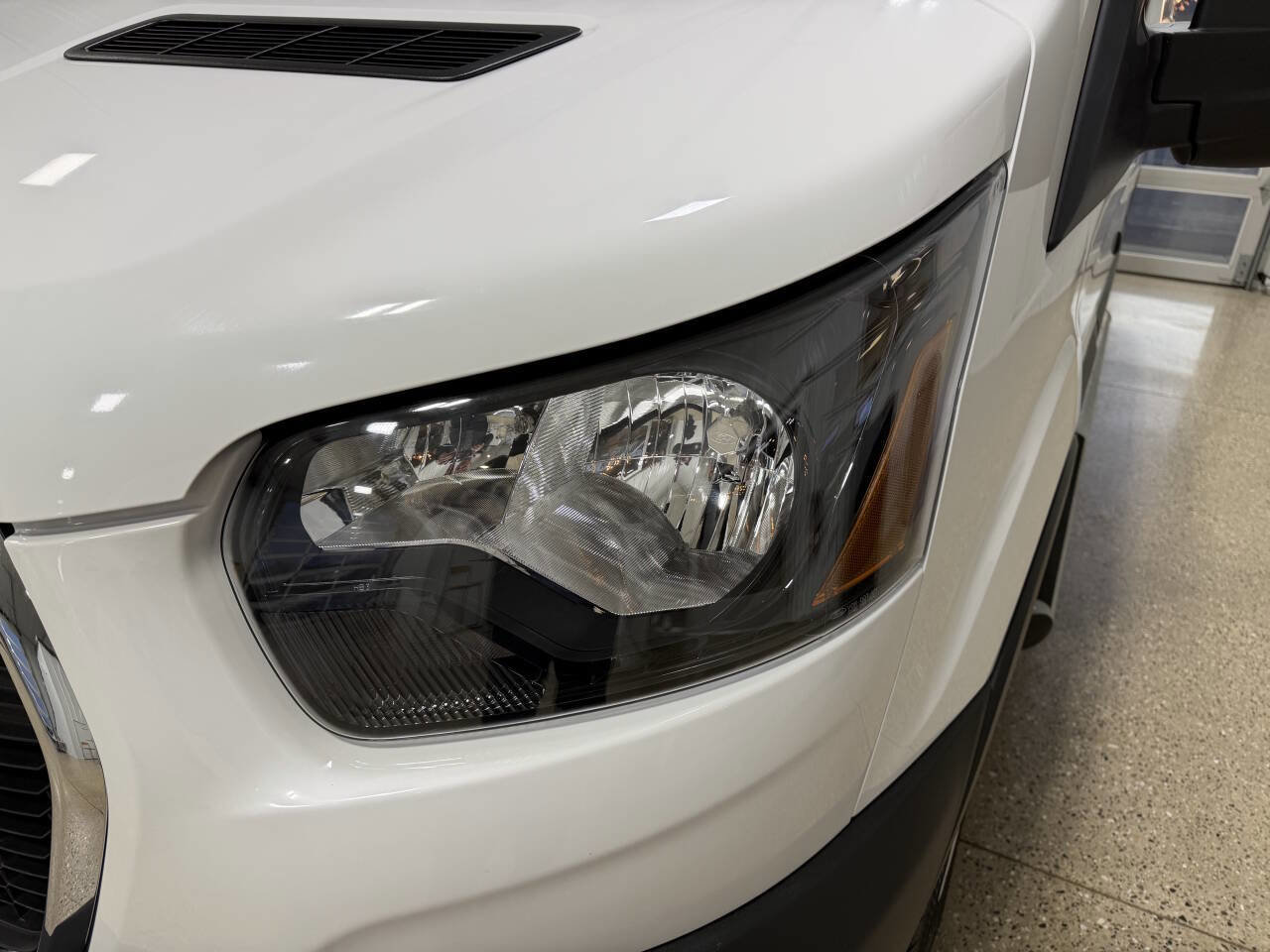 Used 2024 Ford Transit 250 Low Roof w/ Exterior Upgrade Package image 45