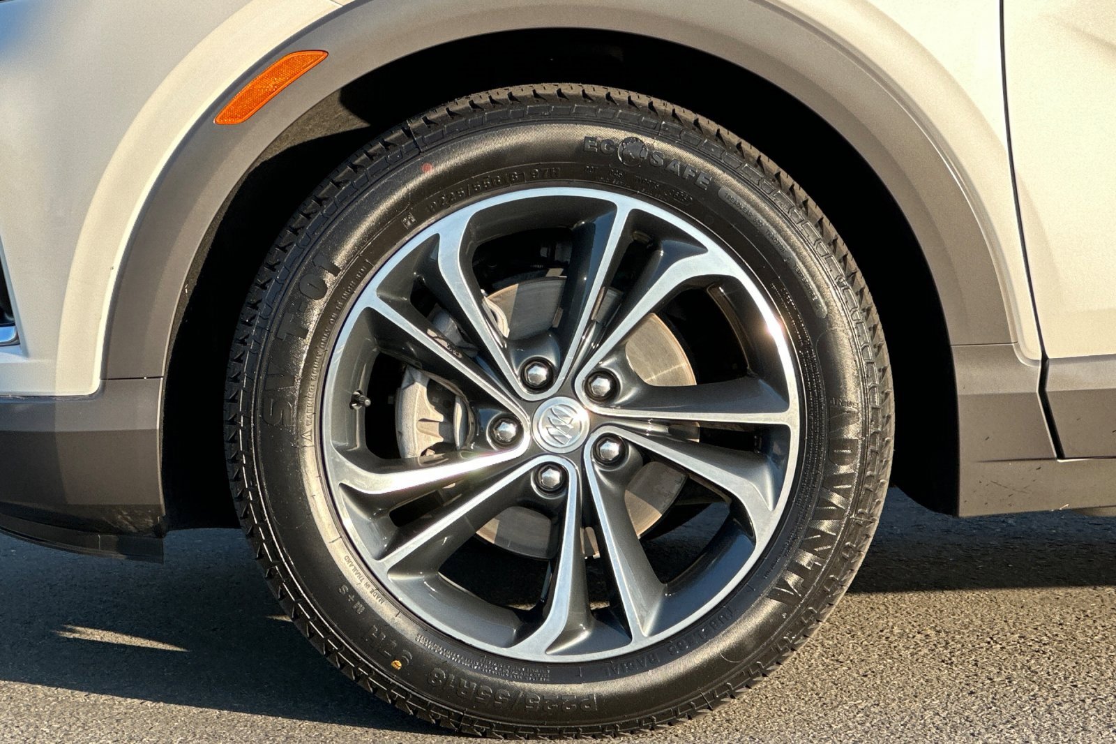 Used 2020 Buick Encore GX Essence image 26