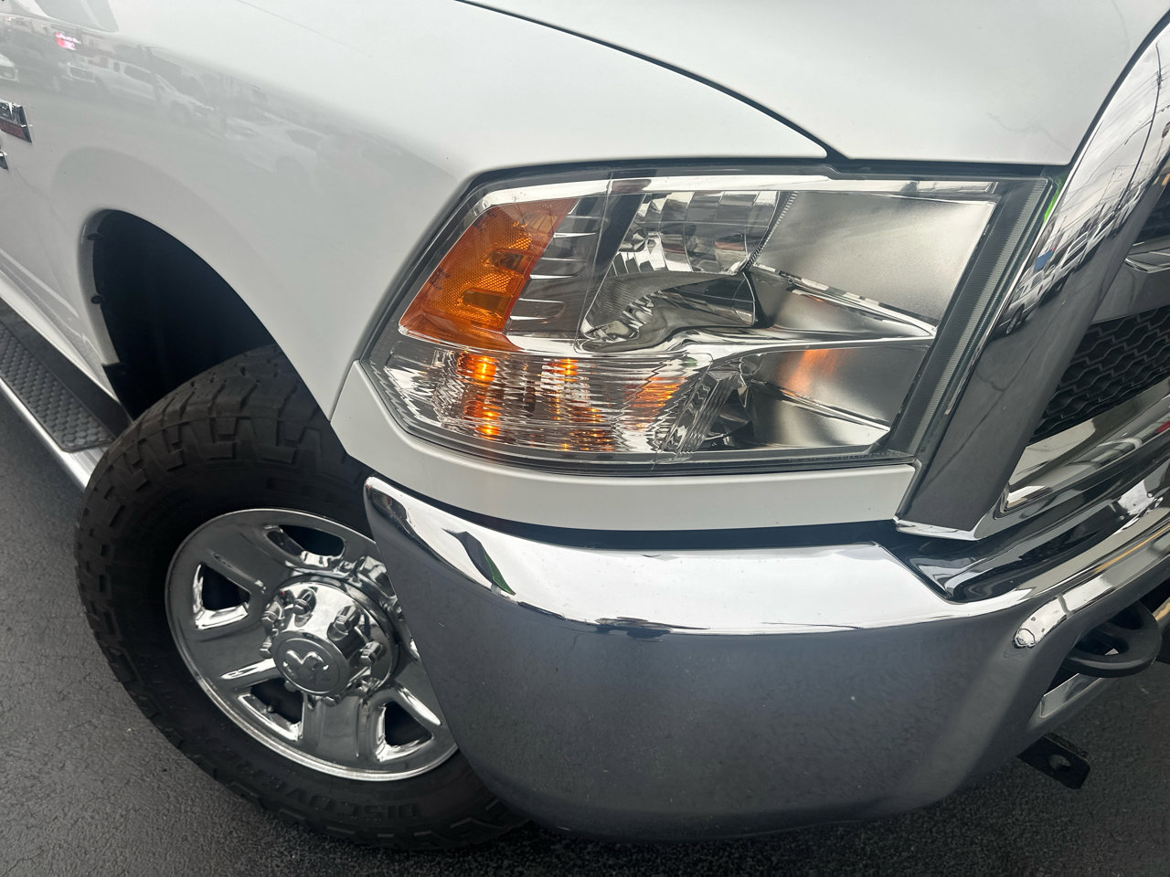 Used 2018 RAM 2500 Tradesman w/ Chrome Appearance Group image 3