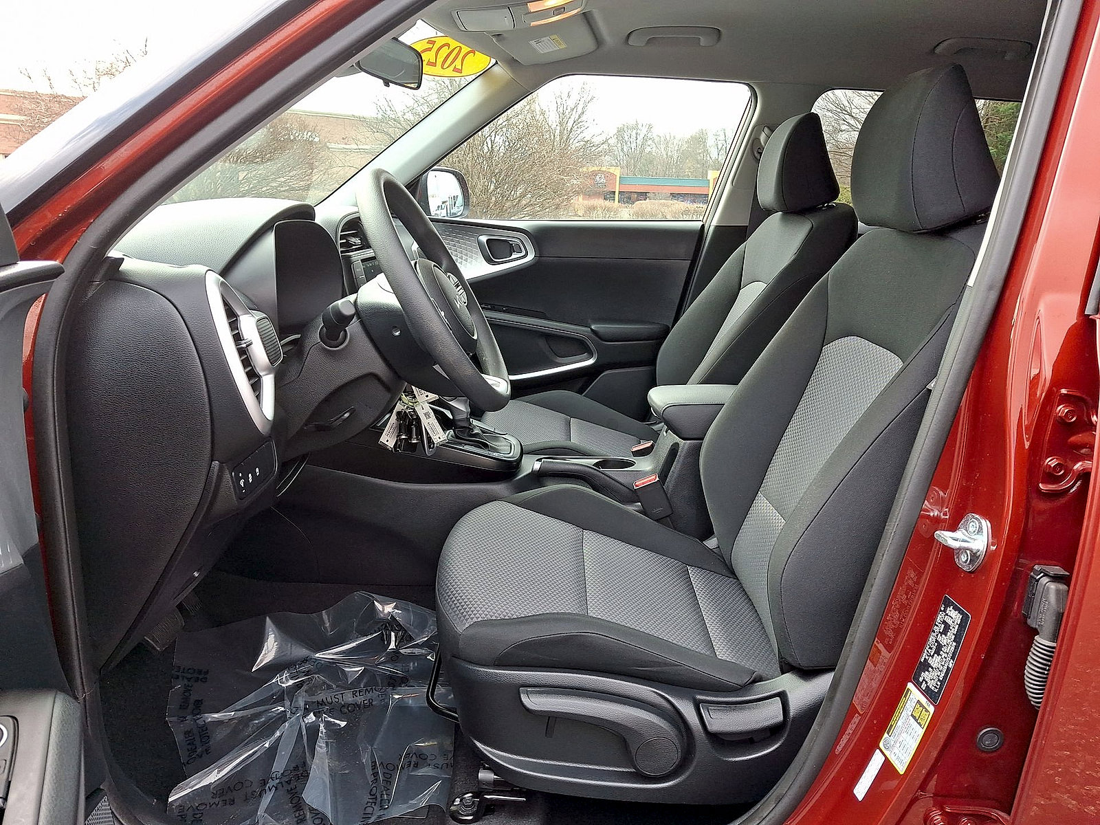 Used 2025 Kia Soul LX FWD image 11