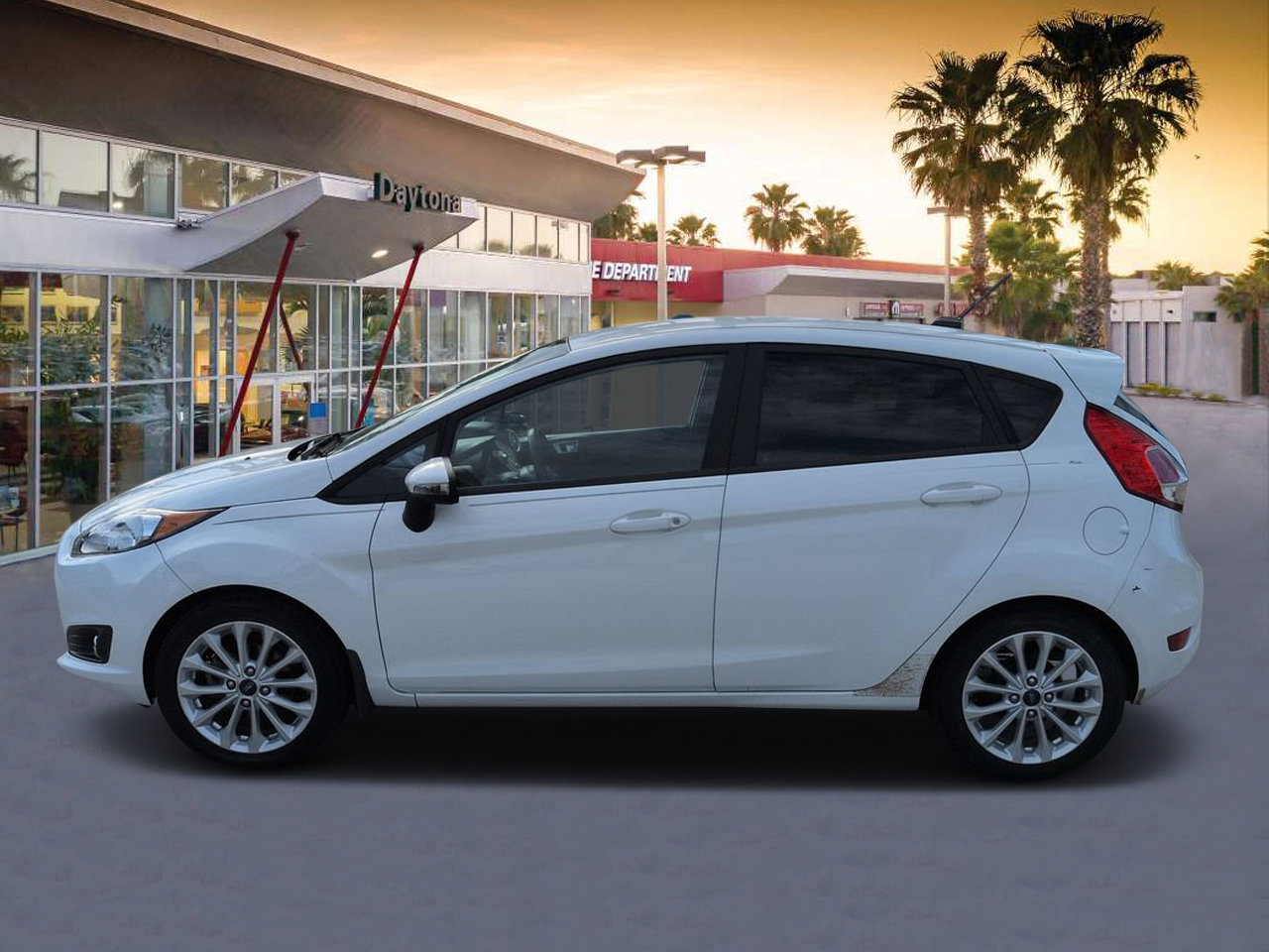 Used 2014 Ford Fiesta SE w/ Equipment Group 201A FWD image 6