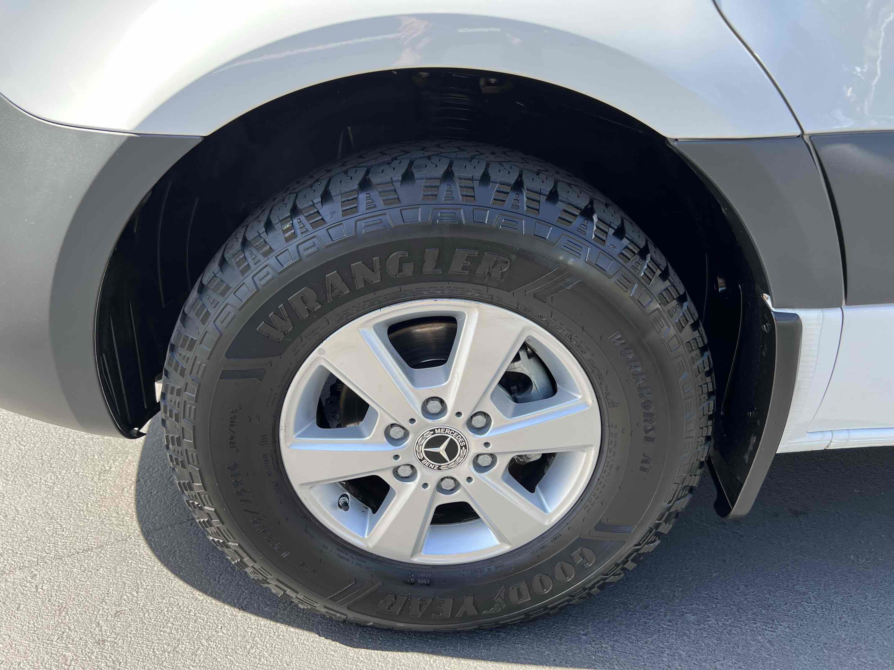 Used 2024 Mercedes-Benz Sprinter 2500 image 60