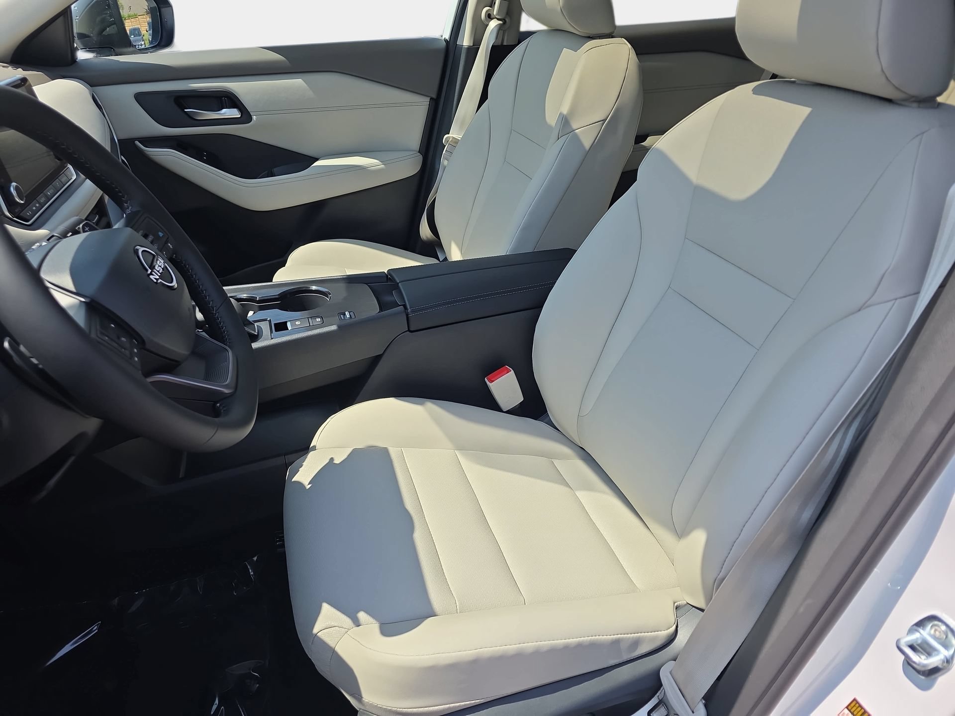 New 2026 Nissan Rogue Dark Armor FWD image 15