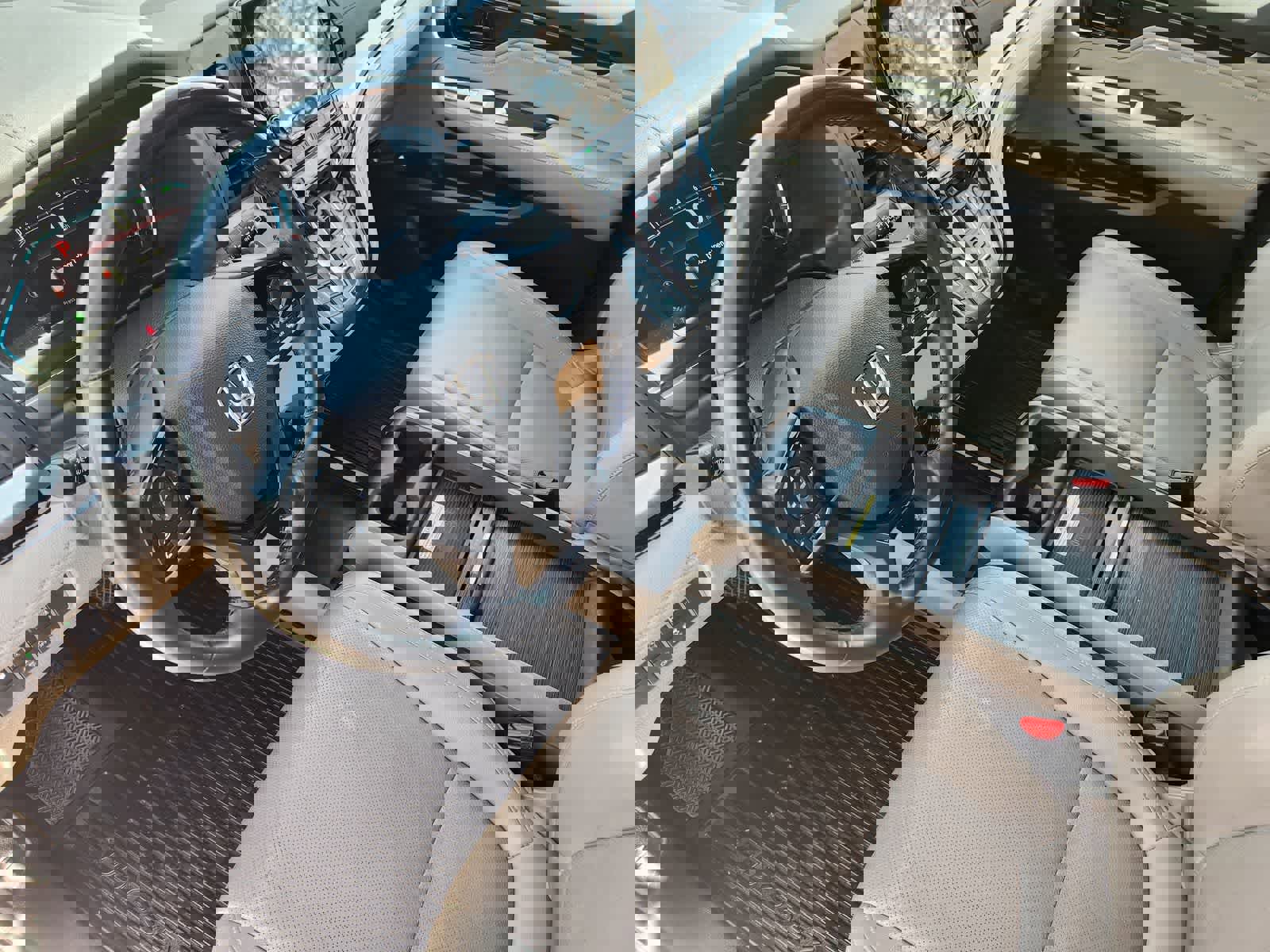 Used 2018 Honda Odyssey Elite image 2