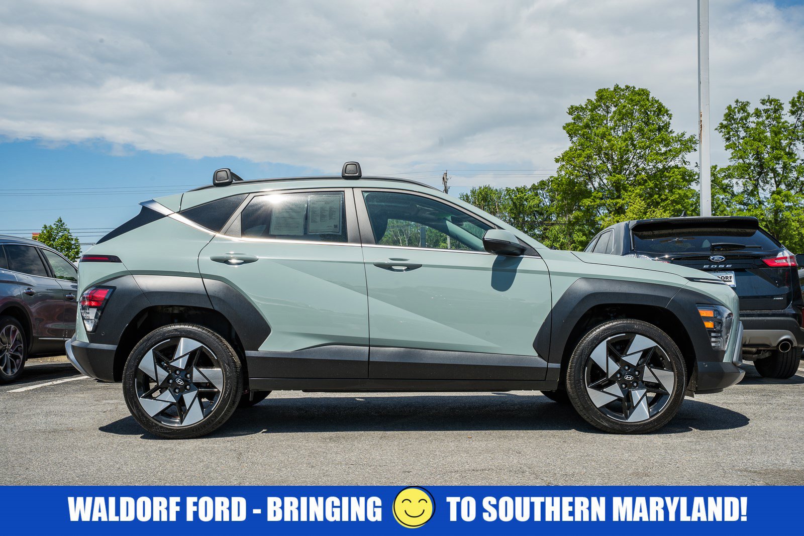 Used 2024 Hyundai Kona Limited AWD/4WD image 3