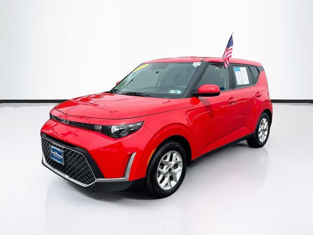 Used 2023 Kia Soul LX w/ LX Technology Package FWD image 3