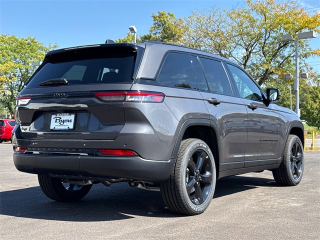 New 2025 Jeep Grand Cherokee Altitude image 7