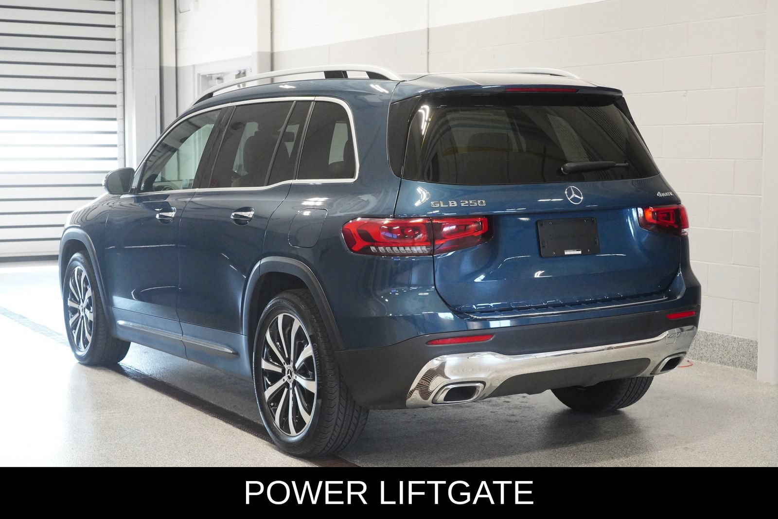 Used 2022 Mercedes-Benz GLB 250 4MATIC image 4