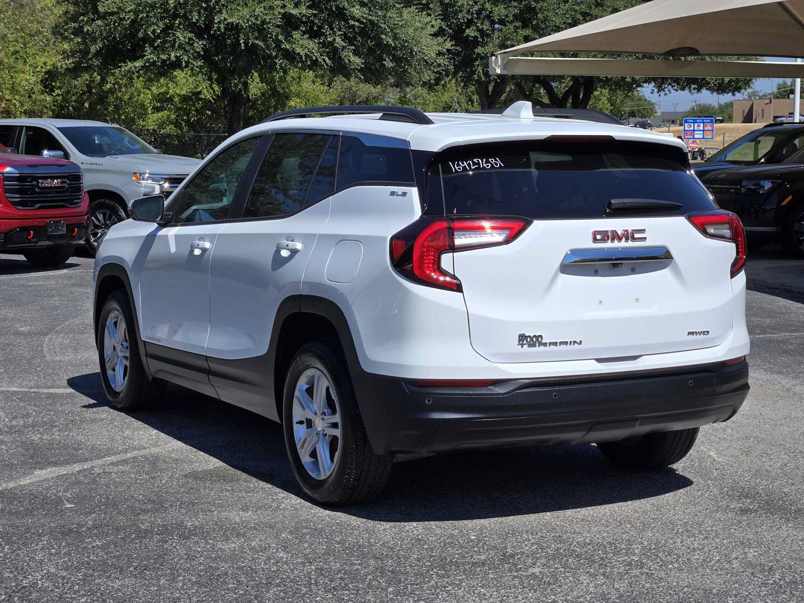Certified 2024 GMC Terrain SLE w/ Driver Convenience Package AWD/4WD image 5