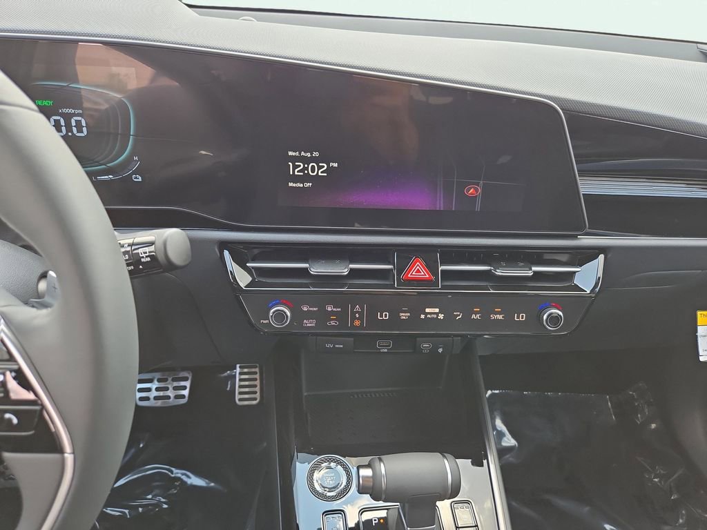 New 2025 Kia Niro EX Touring image 25