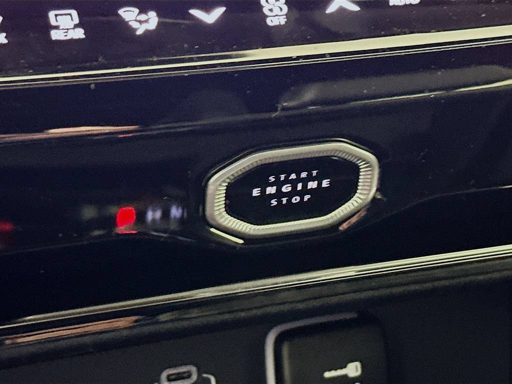 New 2026 Jeep Grand Cherokee Altitude AWD/4WD image 18