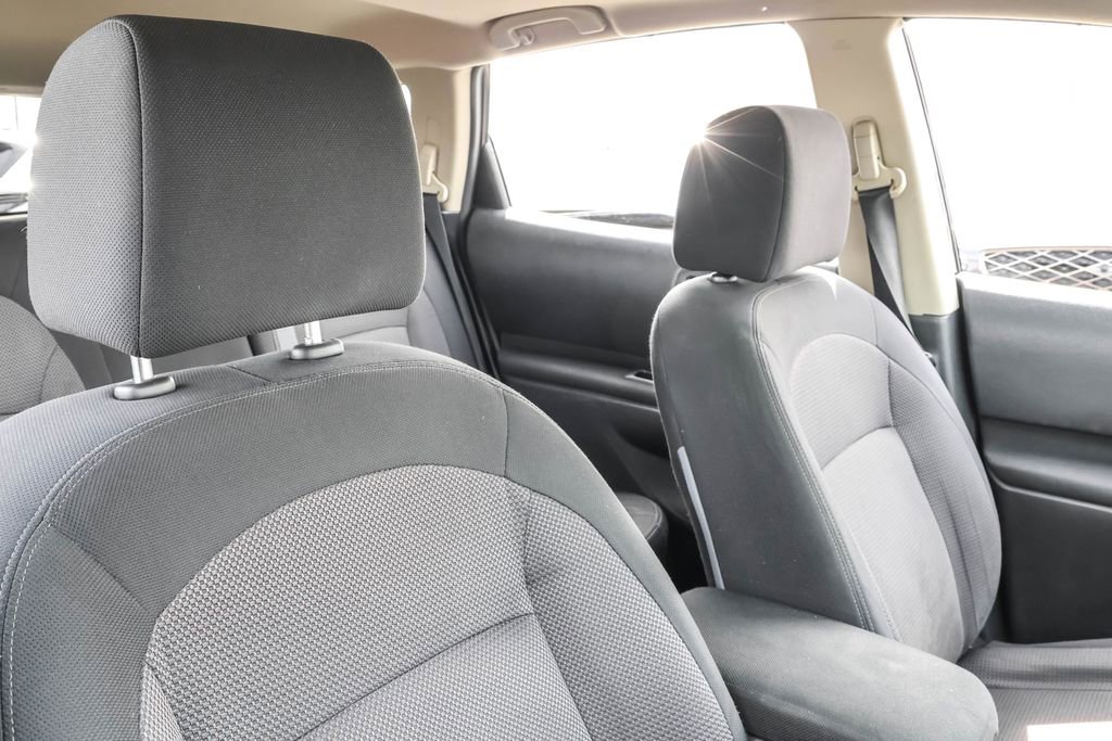 Used 2012 Nissan Rogue SV w/ Premium Pkg image 38