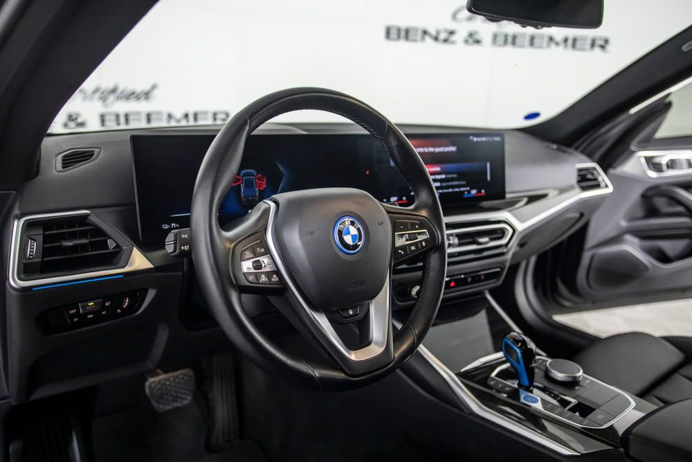 Used 2023 BMW i4 eDrive35 RWD image 19