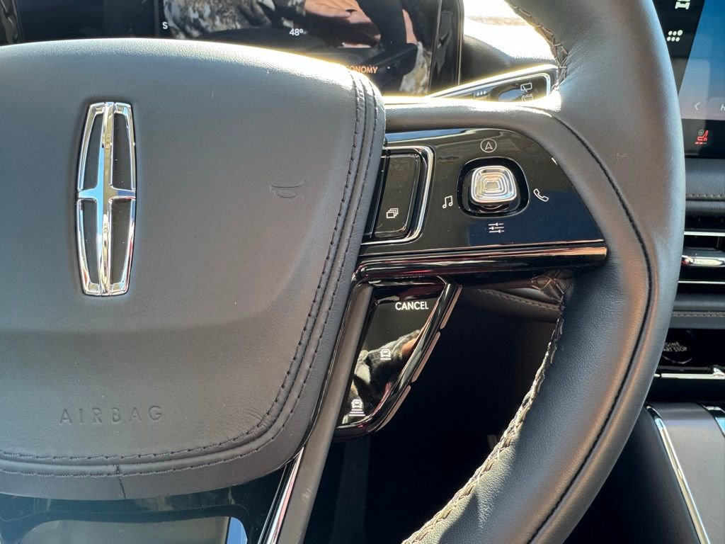 New 2026 Lincoln Aviator AWD image 8