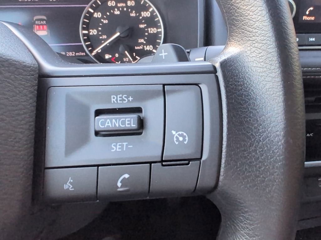 Used 2025 Nissan Rogue S AWD/4WD image 43
