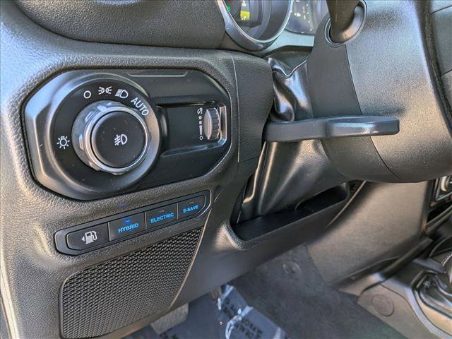 Used 2023 Jeep Wrangler Sahara w/ Cold Weather Group AWD/4WD image 16