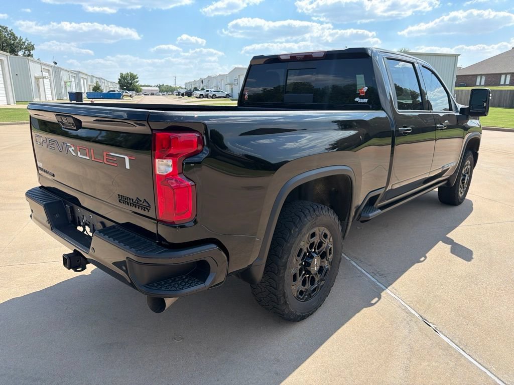 Used 2024 Chevrolet Silverado 2500 High Country w/ Midnight Edition AWD/4WD image 5