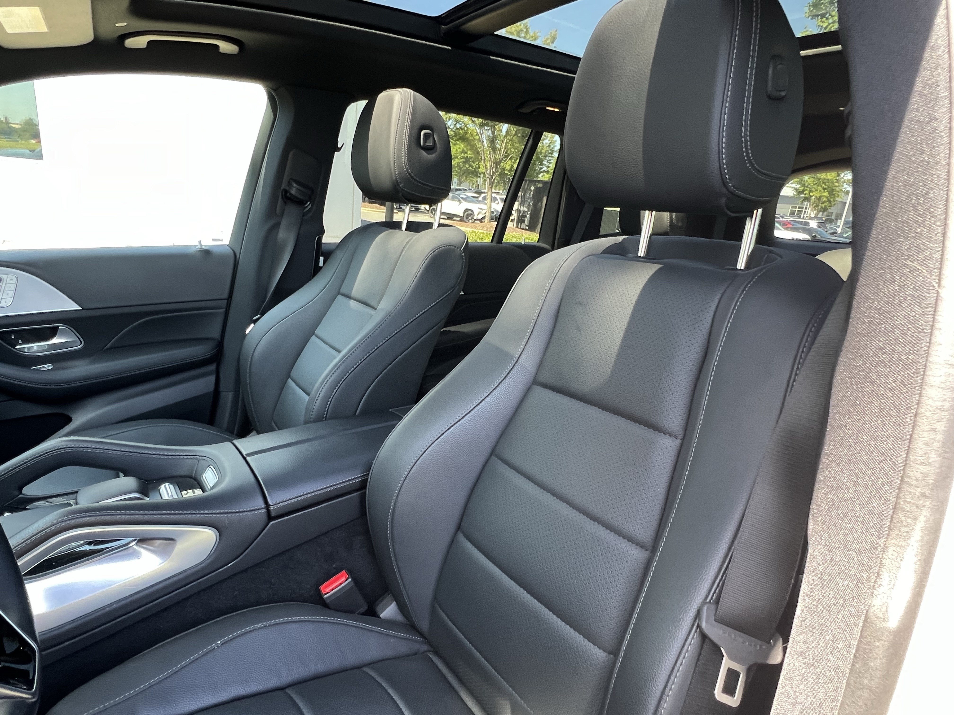 Used 2025 Mercedes-Benz GLS 450 4MATIC image 16