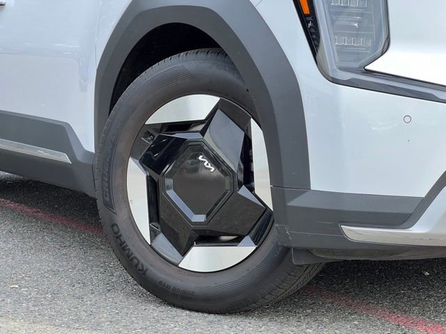 Certified 2026 Kia EV9 Light image 2