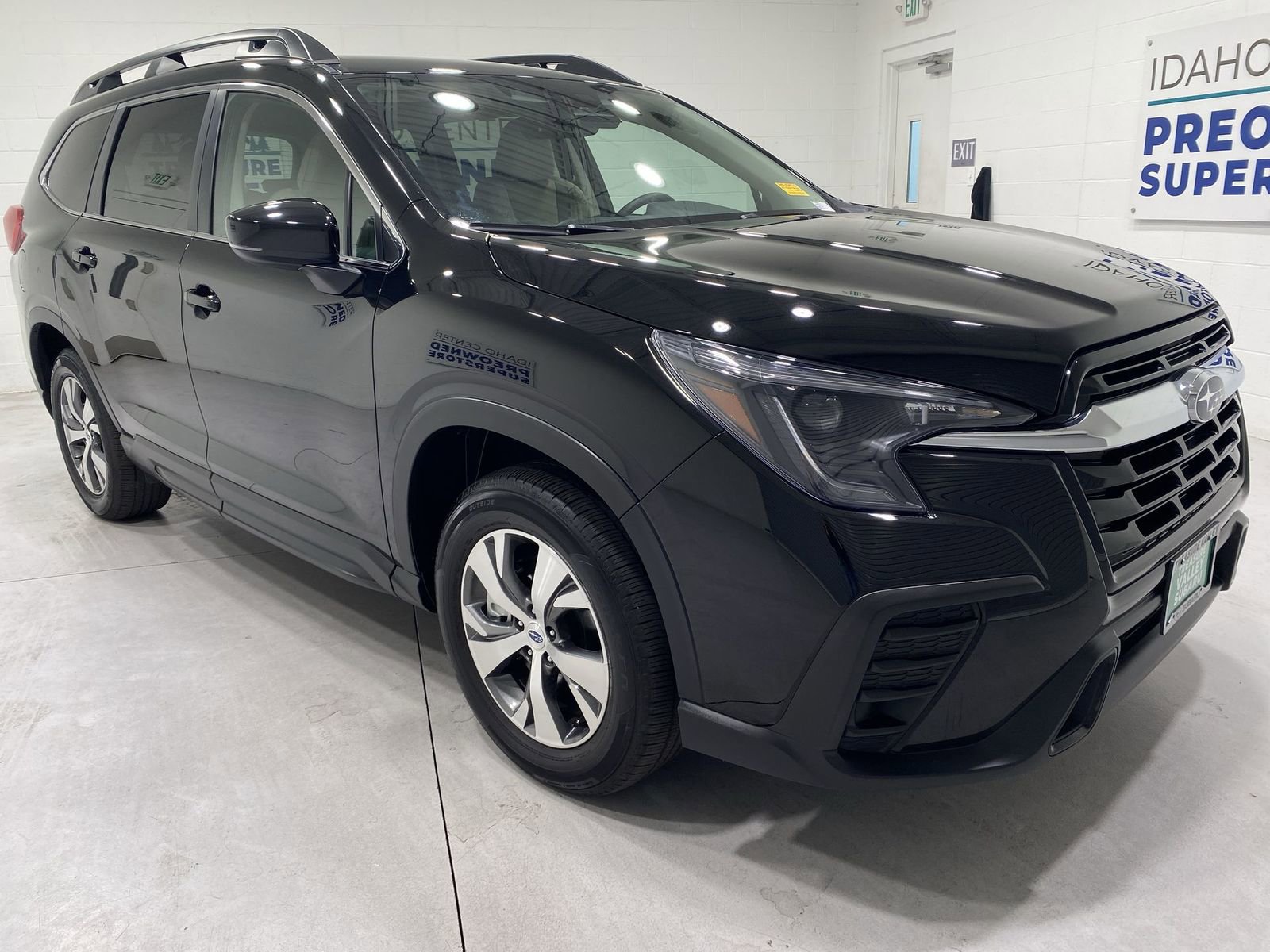 Certified 2025 Subaru Ascent Premium AWD/4WD image 2
