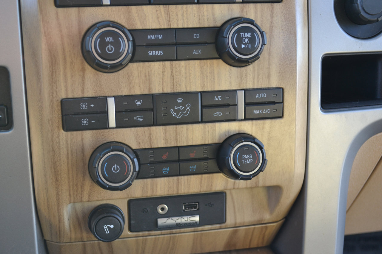 Used 2011 Ford F150 Lariat w/ Lariat Chrome Pkg image 17