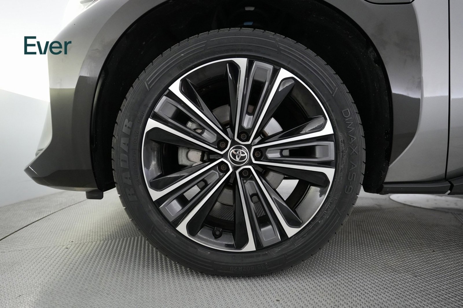 Used 2023 Toyota bZ4X Limited image 17