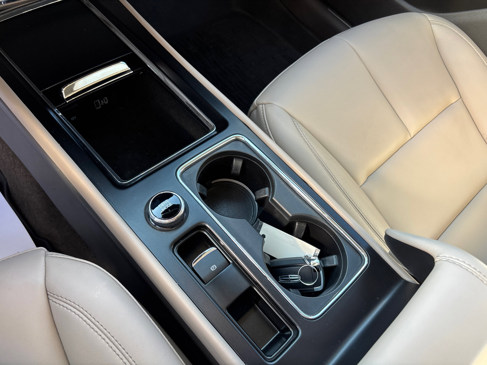 Certified 2023 Lincoln Corsair AWD image 24