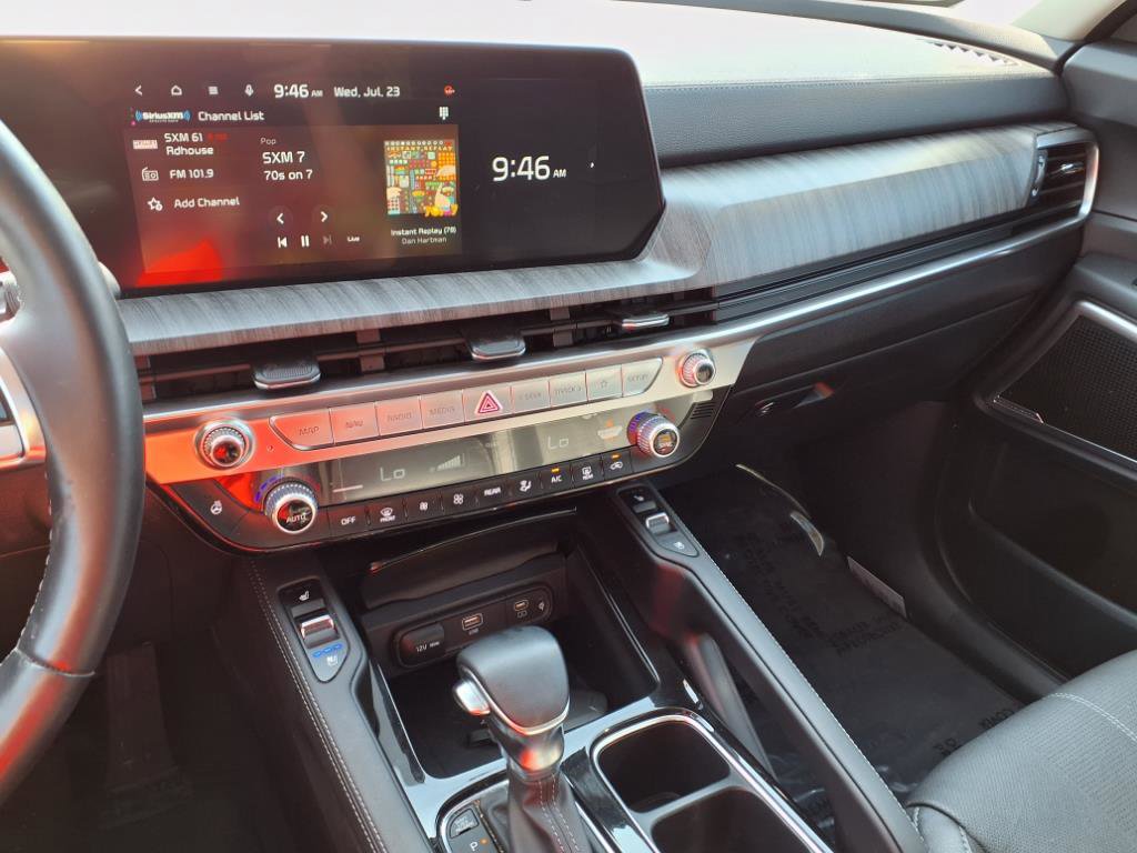 Used 2024 Kia Telluride EX w/ EX Captain's Chair Package image 6