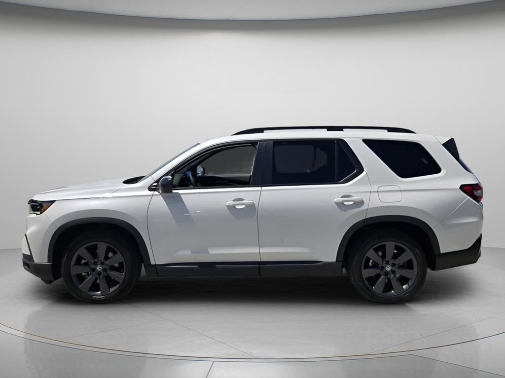 Certified 2025 Honda Pilot Sport image 4