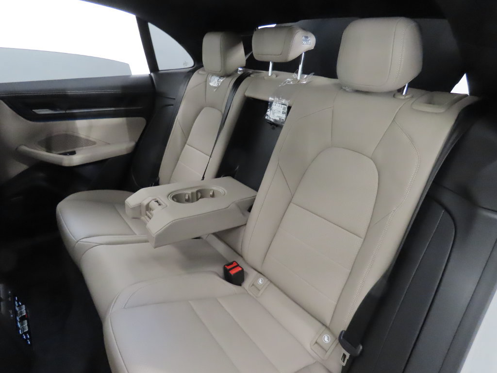 New 2026 Porsche Macan Electric RWD image 43