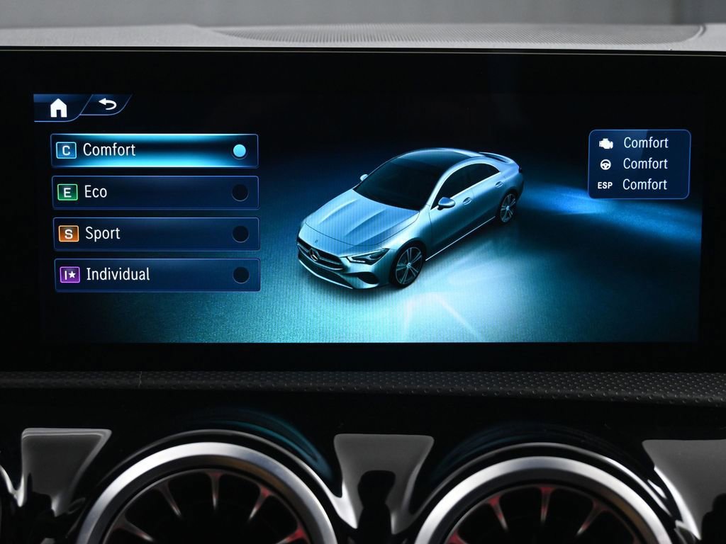 Used 2025 Mercedes-Benz CLA 250 4MATIC image 38