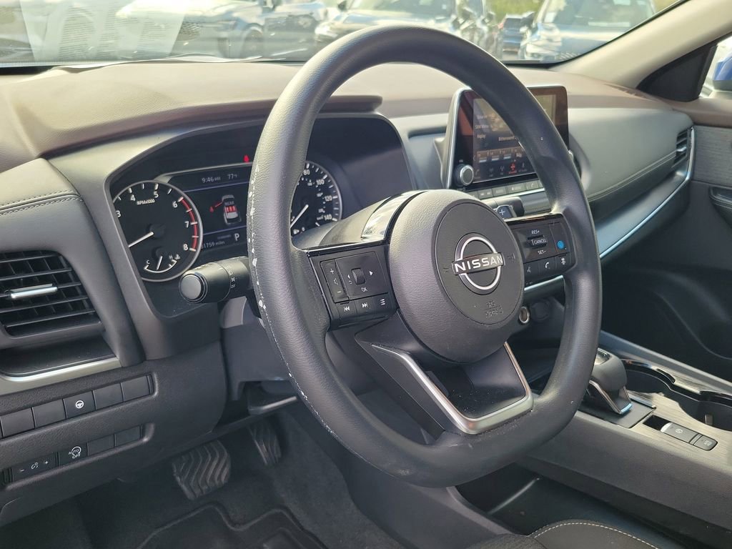 Used 2023 Nissan Rogue SV FWD image 16