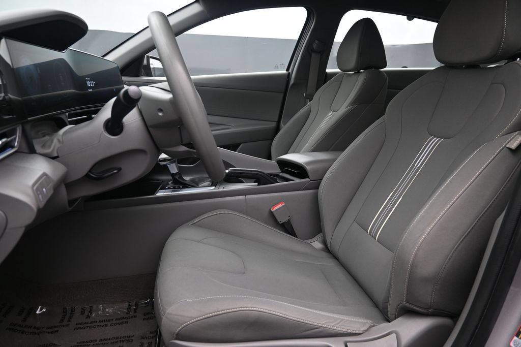 Certified 2024 Hyundai Elantra SEL FWD image 11