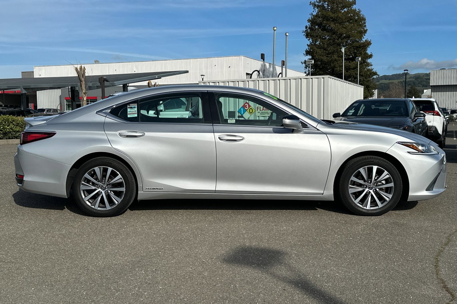 Used 2021 Lexus ES 300h w/ Premium Package image 3