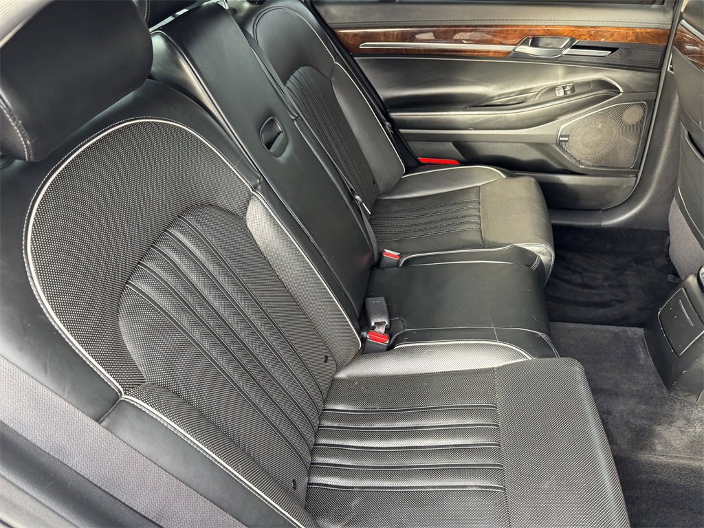 Used 2018 Genesis G90 3.3T Premium image 29