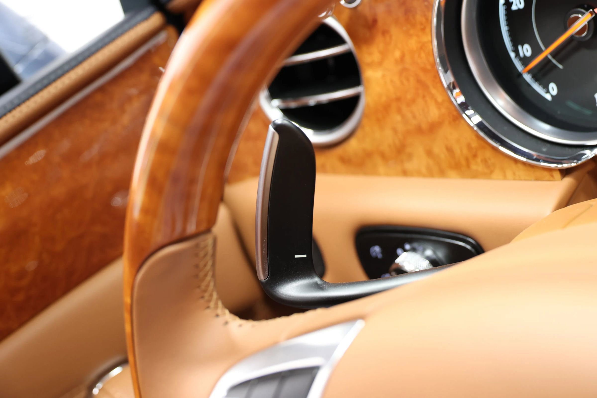 Used 2016 Bentley Flying Spur W12 AWD/4WD image 23